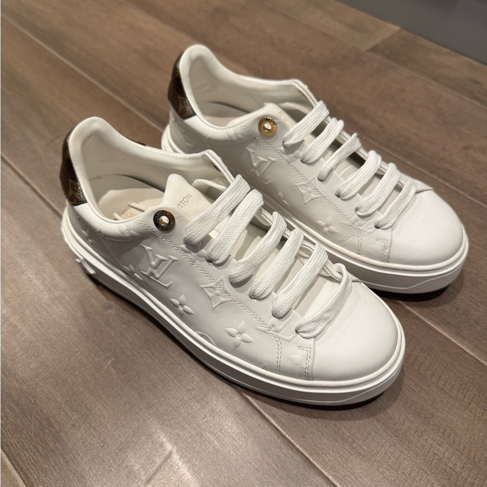Louis Vuitton White Sneakers. Authentic